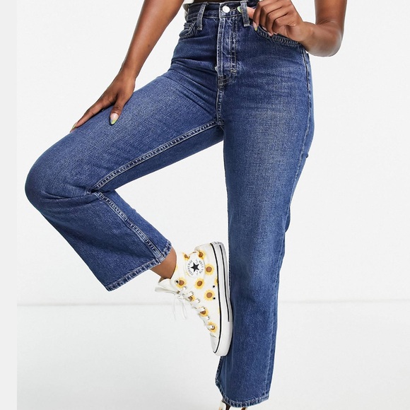 Topshop Dree Crop Kick Flare Jeans in Medium Blue - Picture 3 of 6